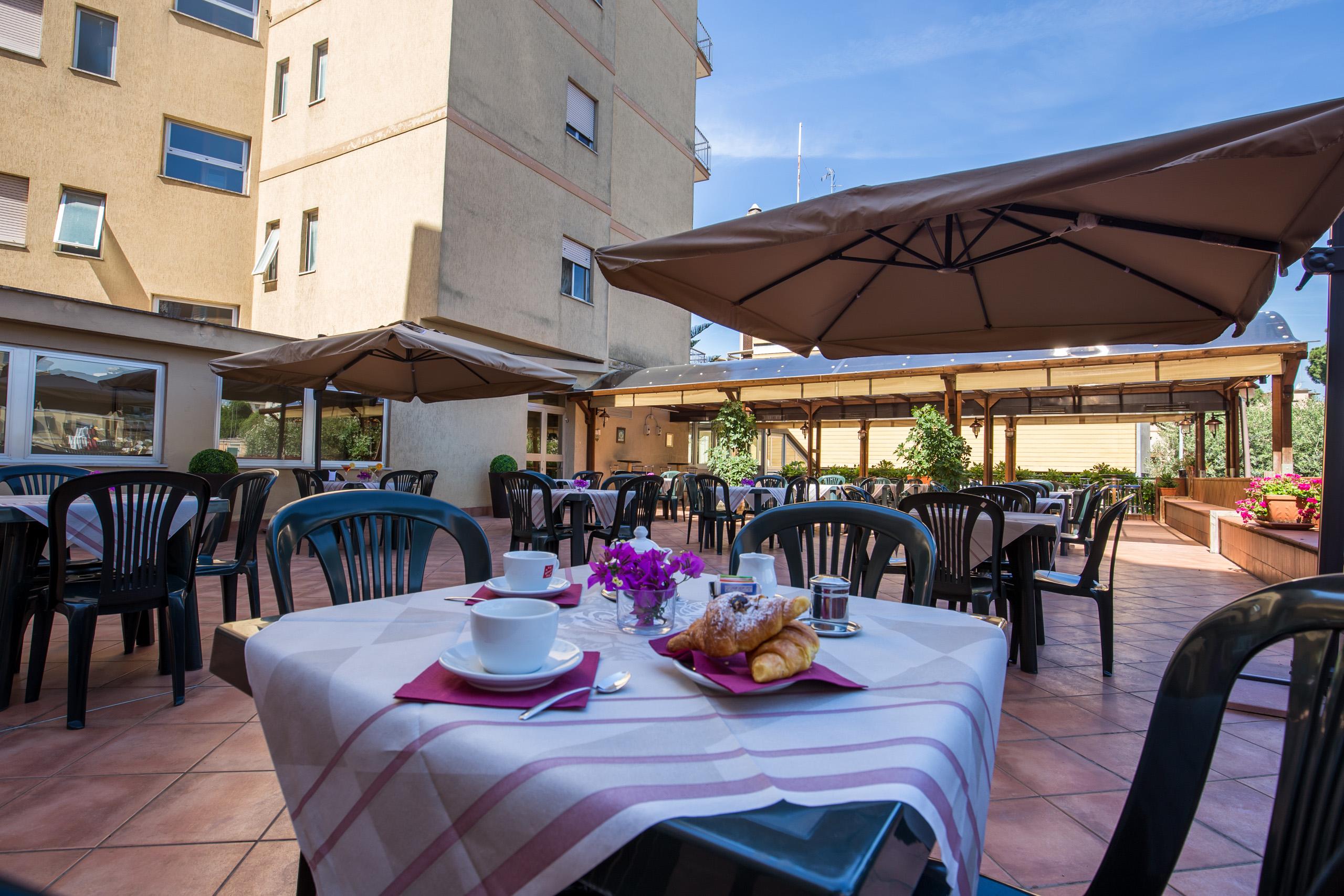 Hotel Casa Tra Noi Roma Exterior foto